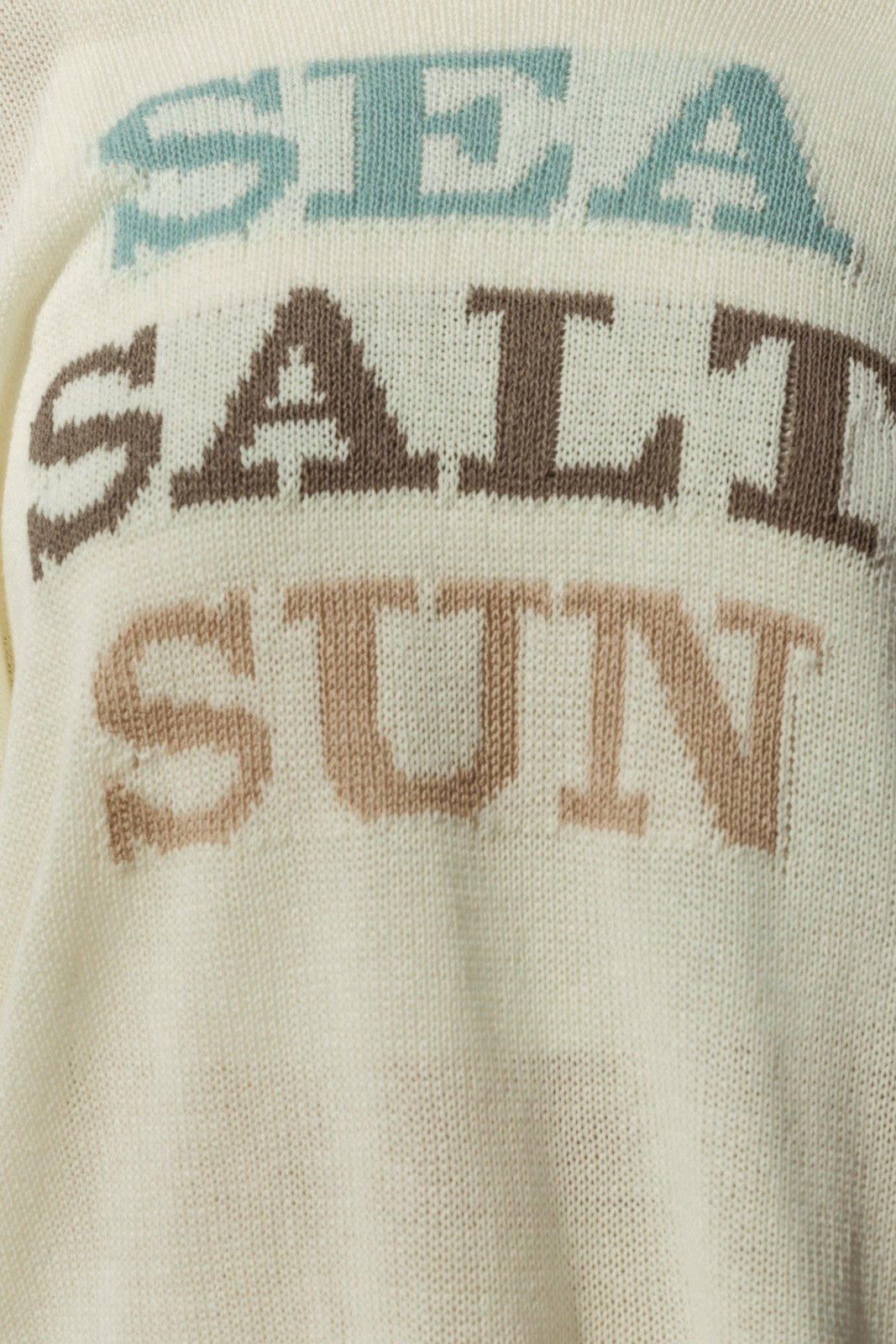 Capture the essence of coastal charm with our Sea Salt Sun Sweater. This sweater exudes relaxed elegance with its round neckline and long sleeves, perfect for cool days by the sea or cozy evenings at home.