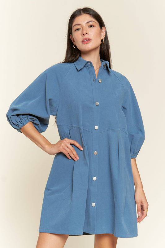 Effortlessly chic! The Harper Denim Dress is made from 100% cotton and features trendy balloon sleeves. Be chic and comfortable in this versatile dress