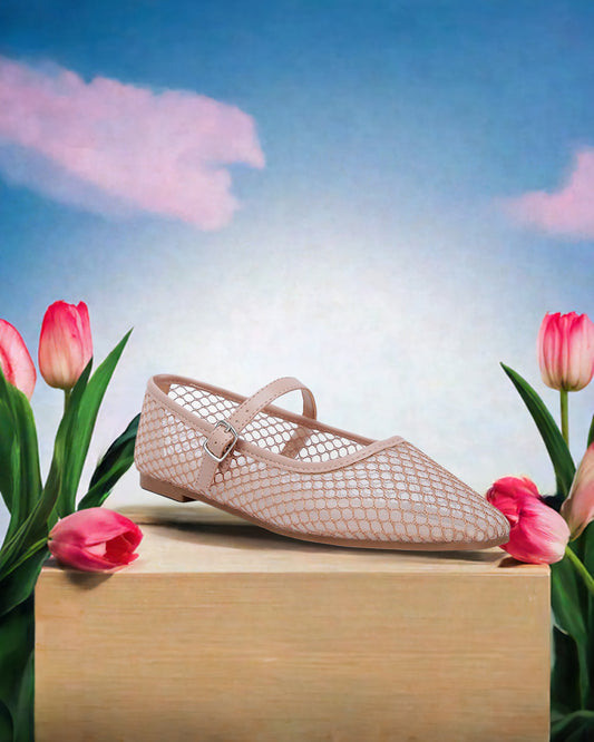 The Averona Mesh Mary Jane ballet flats are trendy elegant with their sheer visual design. They are a treat with the light cushion insoles ensuring comfortability. Pair them with some trousers and a blouse or a slip dress for a chic and charming ensemble.
