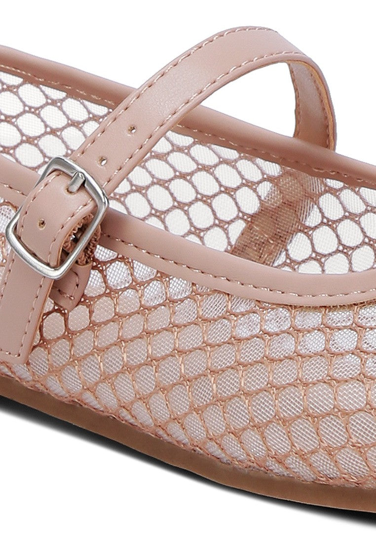 The Averona Mesh Mary Jane ballet flats are trendy elegant with their sheer visual design. They are a treat with the light cushion insoles ensuring comfortability. Pair them with some trousers and a blouse or a slip dress for a chic and charming ensemble.