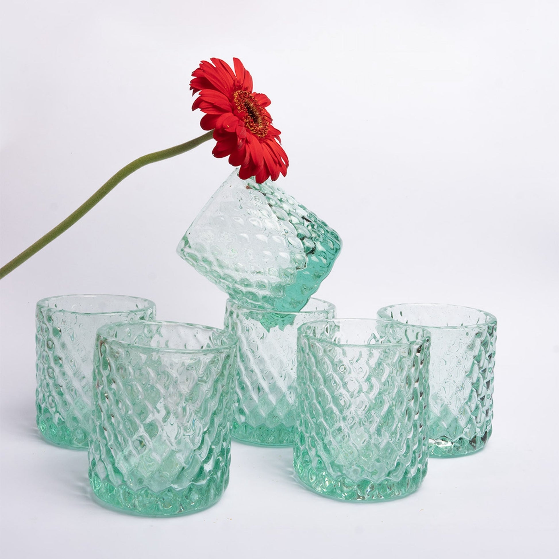 Maker: Zorro y Jaguar
The Bruma Glass is blown by artisans in Colombia. Bruma brings a modern twist to any cocktail or drink, it's the perfect everyday essential. Our glass is recycled and ethically sourced for greater sustainability - Each piece has unique details and it's blown without molds, therefore none of them is exactly the same as the other. - The glass tone may vary.
3.09" x 3.09"