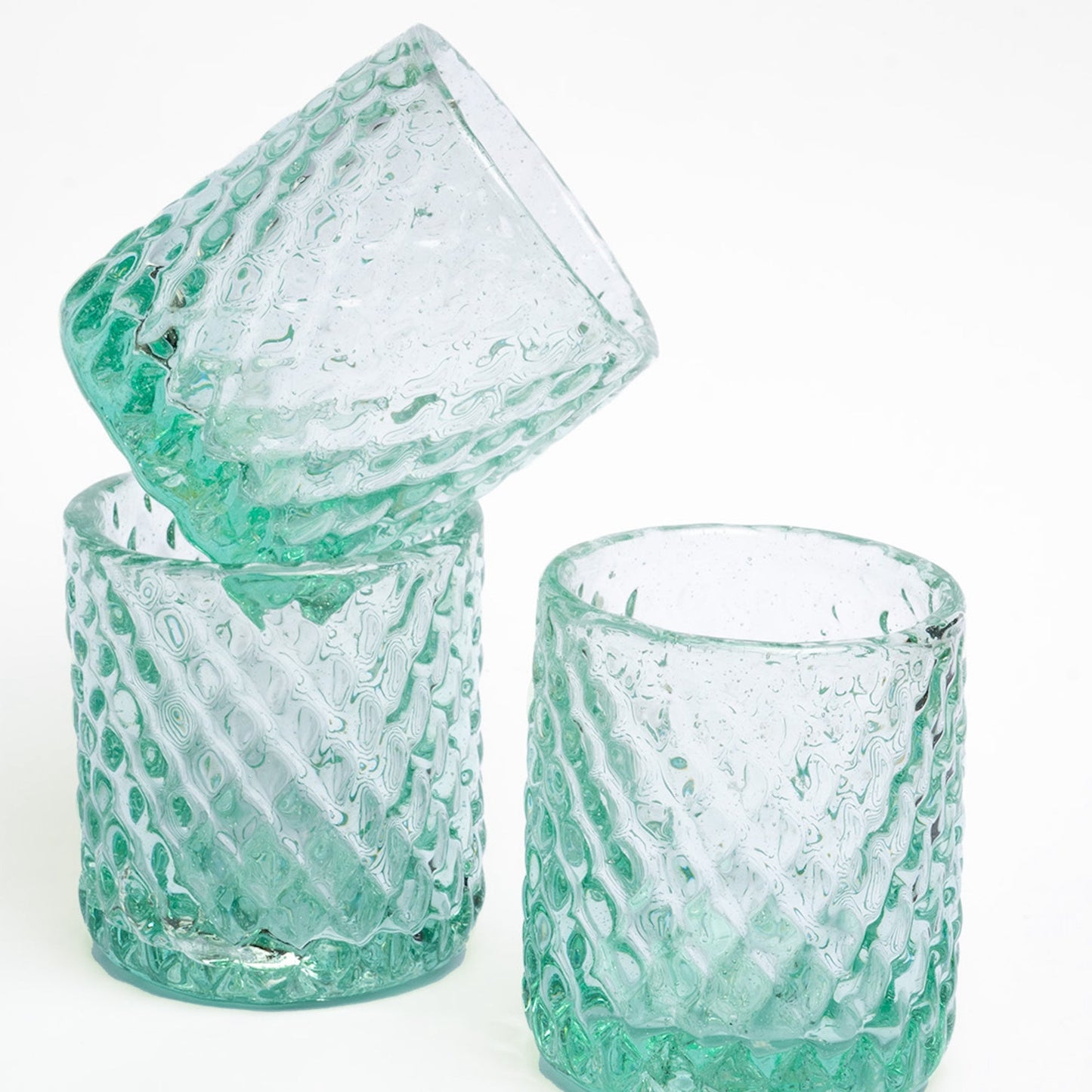 Maker: Zorro y Jaguar
The Bruma Glass is blown by artisans in Colombia. Bruma brings a modern twist to any cocktail or drink, it's the perfect everyday essential. Our glass is recycled and ethically sourced for greater sustainability - Each piece has unique details and it's blown without molds, therefore none of them is exactly the same as the other. - The glass tone may vary.
3.09" x 3.09"